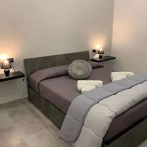  Apartamento Miris Fast Comfortable Airport Capodichino 25 Minutes Walk Self Check-in Italia